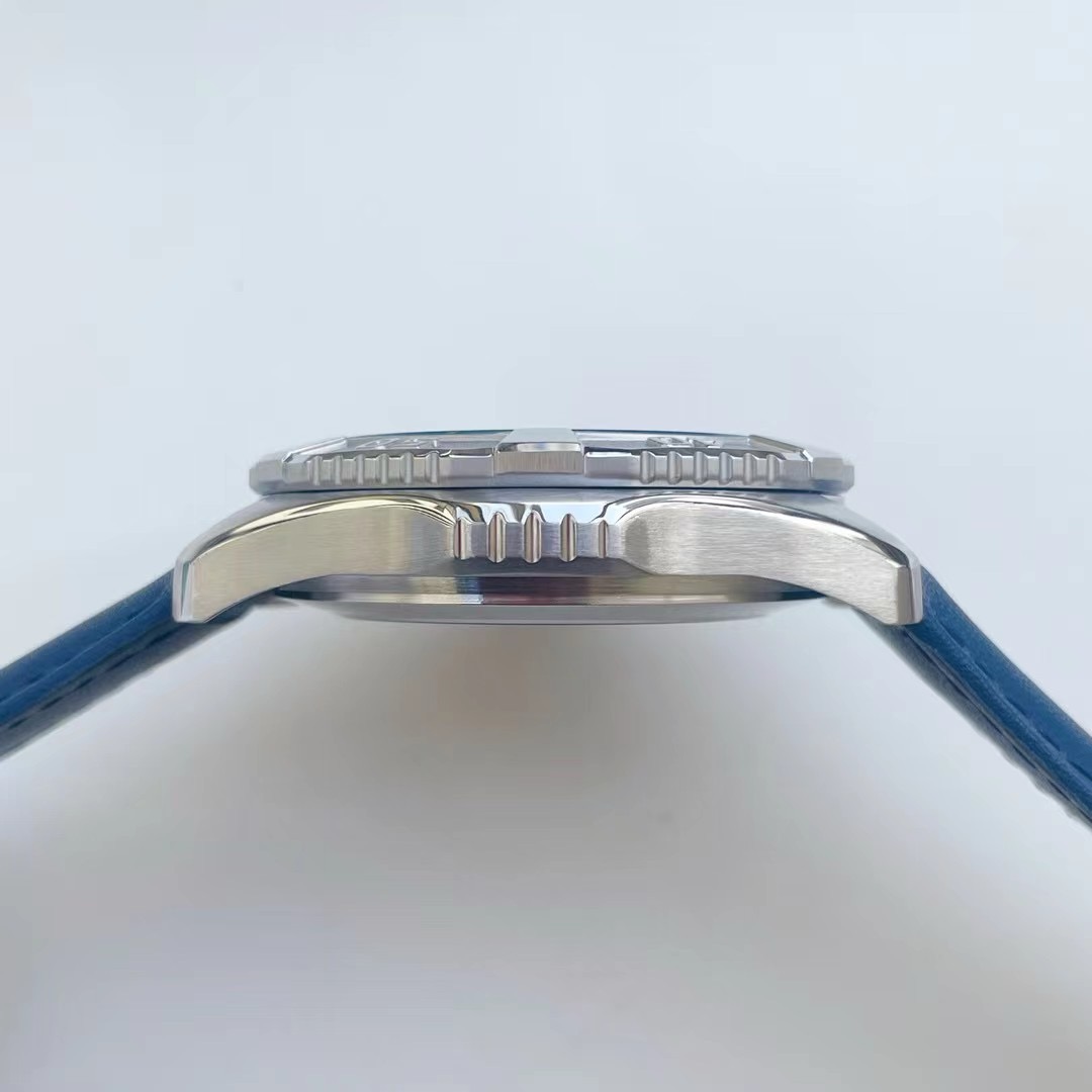 Replica TAG Heuer Automatic Movement Watch 42mm detail