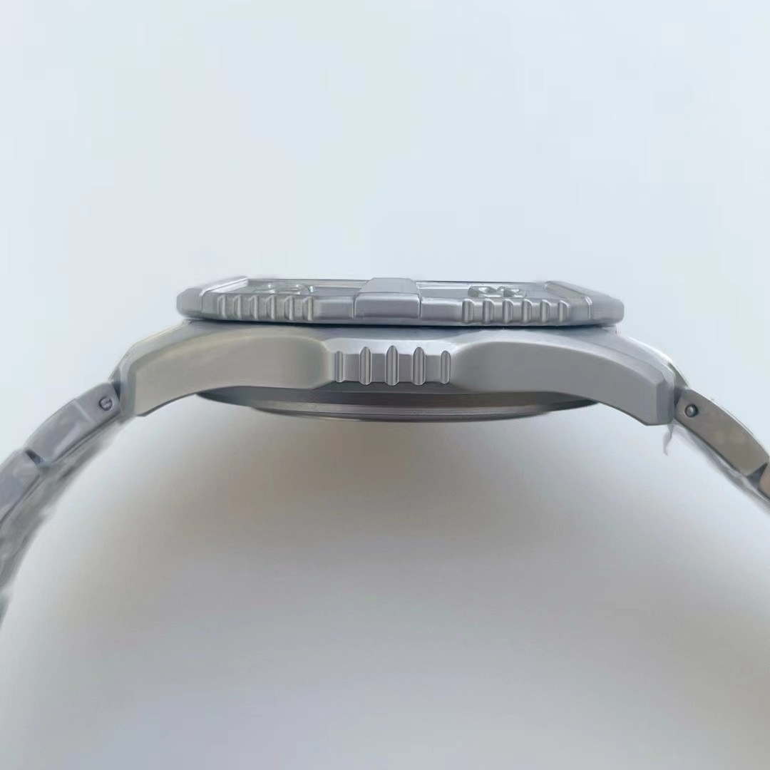 Replica TAG Heuer Automatic Movement Watch 42mm detail