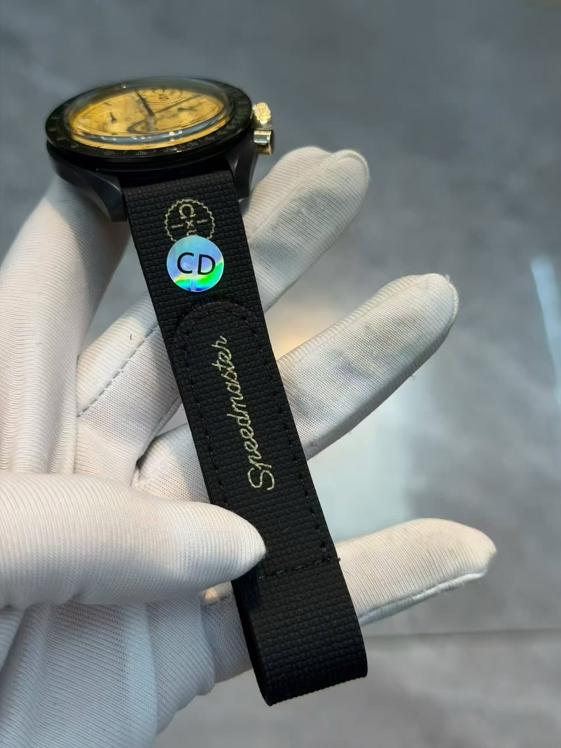 Replica Omega Quartz Movement Watch detail