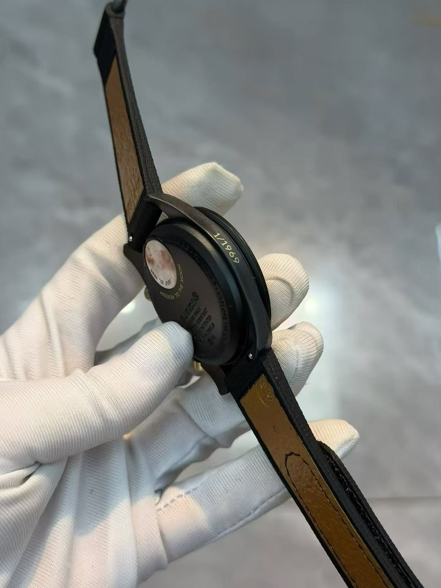 Replica Omega Quartz Movement Watch detail