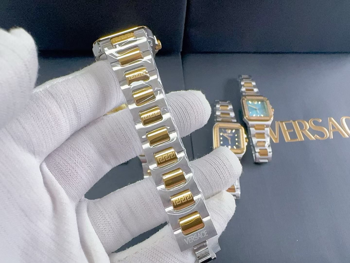 Replica Versace Quartz Movement Watch 26mm detail
